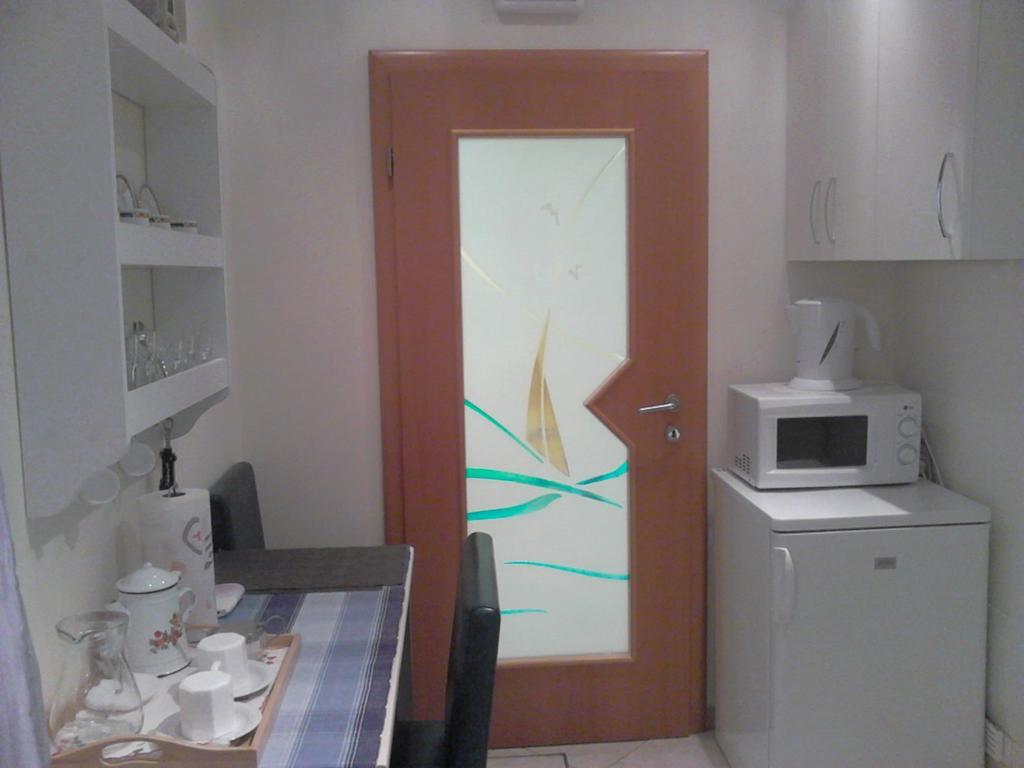 Room Sarah Rijeka Bilik gambar